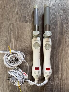 Beachwavers Curling Wand Set in White and Silver